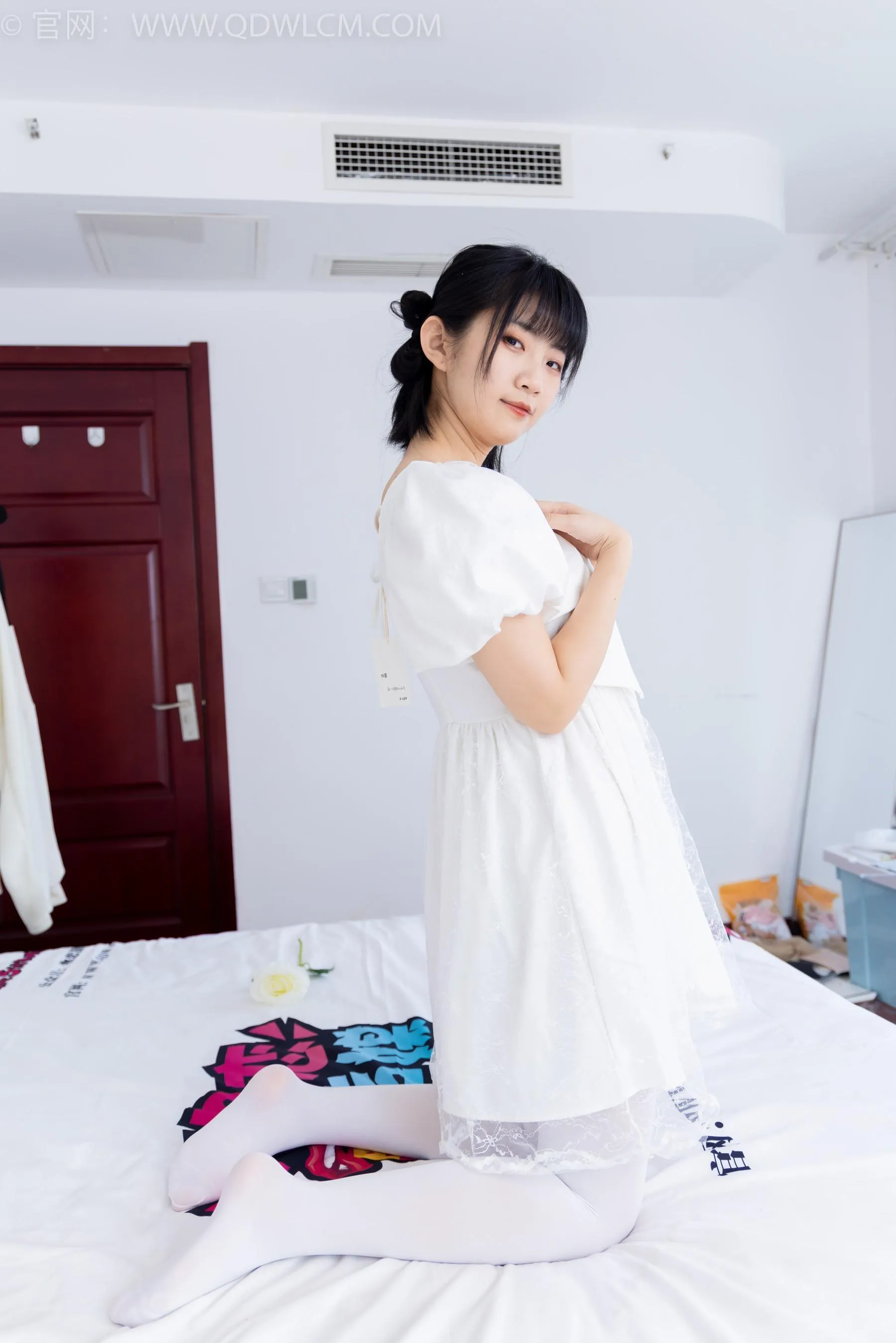 物恋传媒 NO.1581 暗月-纯白茉莉 [151P]插图3